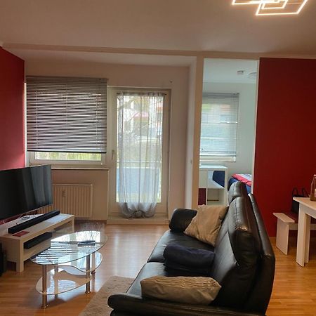 Zwei Zimmer Appartment Mit Balkon Und Stellplatz Voll Moebliert Trier Exterior photo