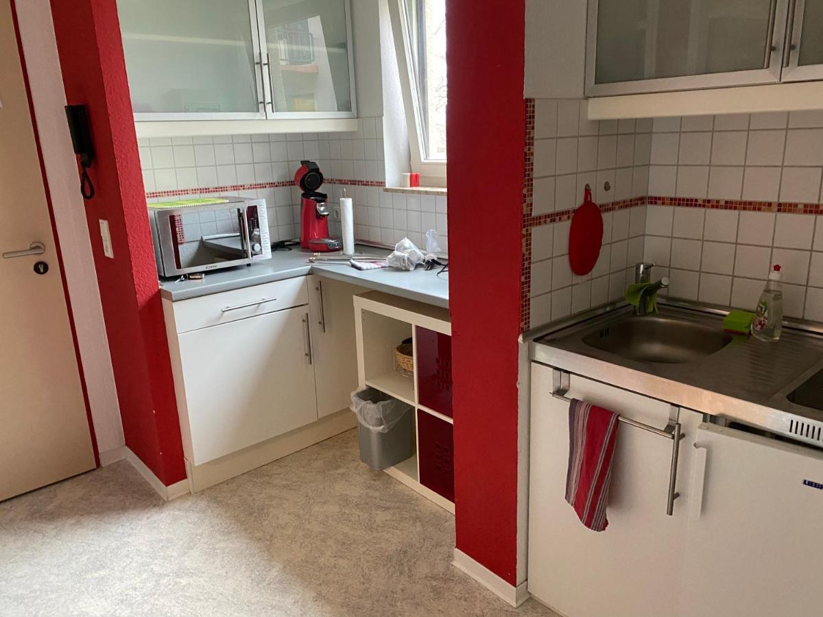 Zwei Zimmer Appartment Mit Balkon Und Stellplatz Voll Moebliert Trier Exterior photo
