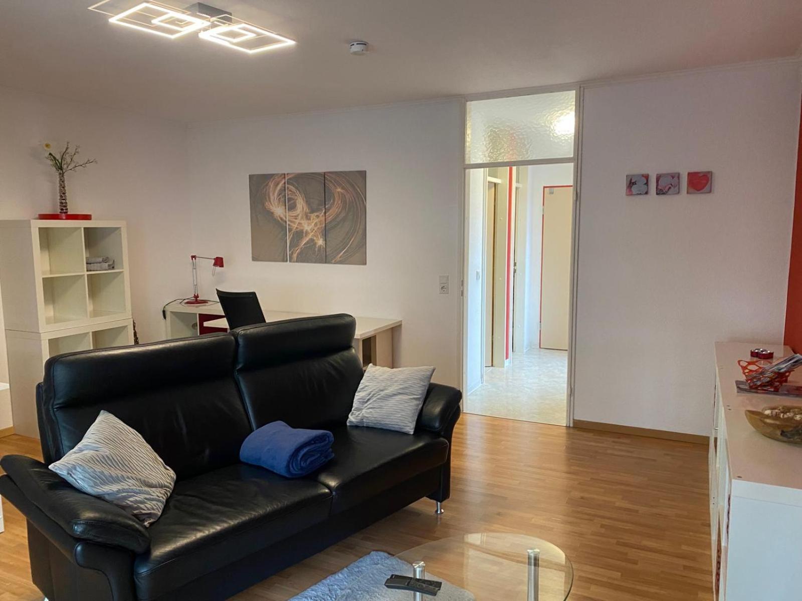 Zwei Zimmer Appartment Mit Balkon Und Stellplatz Voll Moebliert Trier Exterior photo
